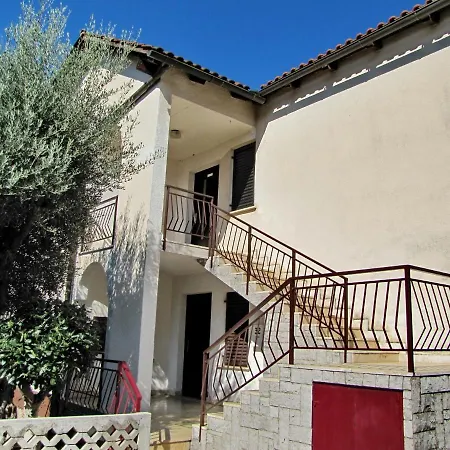 Apartment In Novigrad/Istrien 9573 *